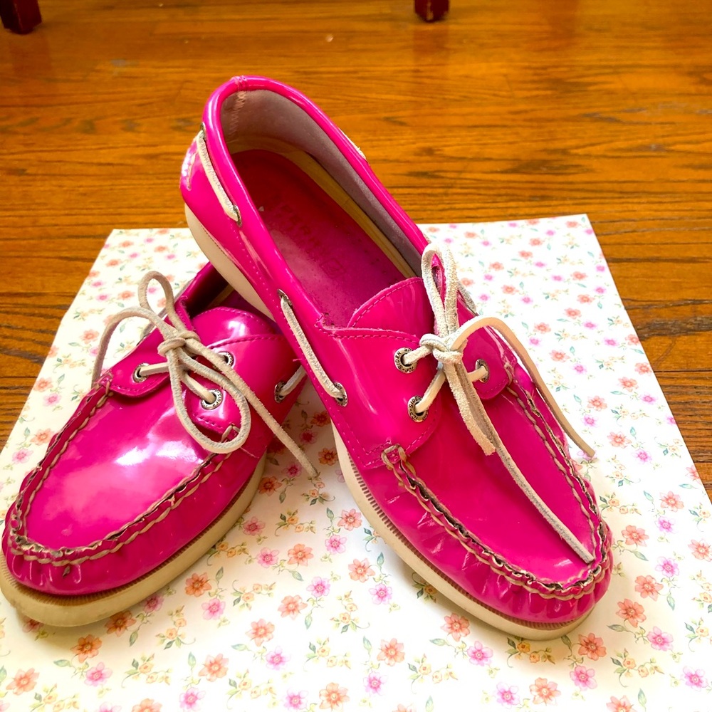 Hot pink Sperry boating shoes. Women size 6.5
